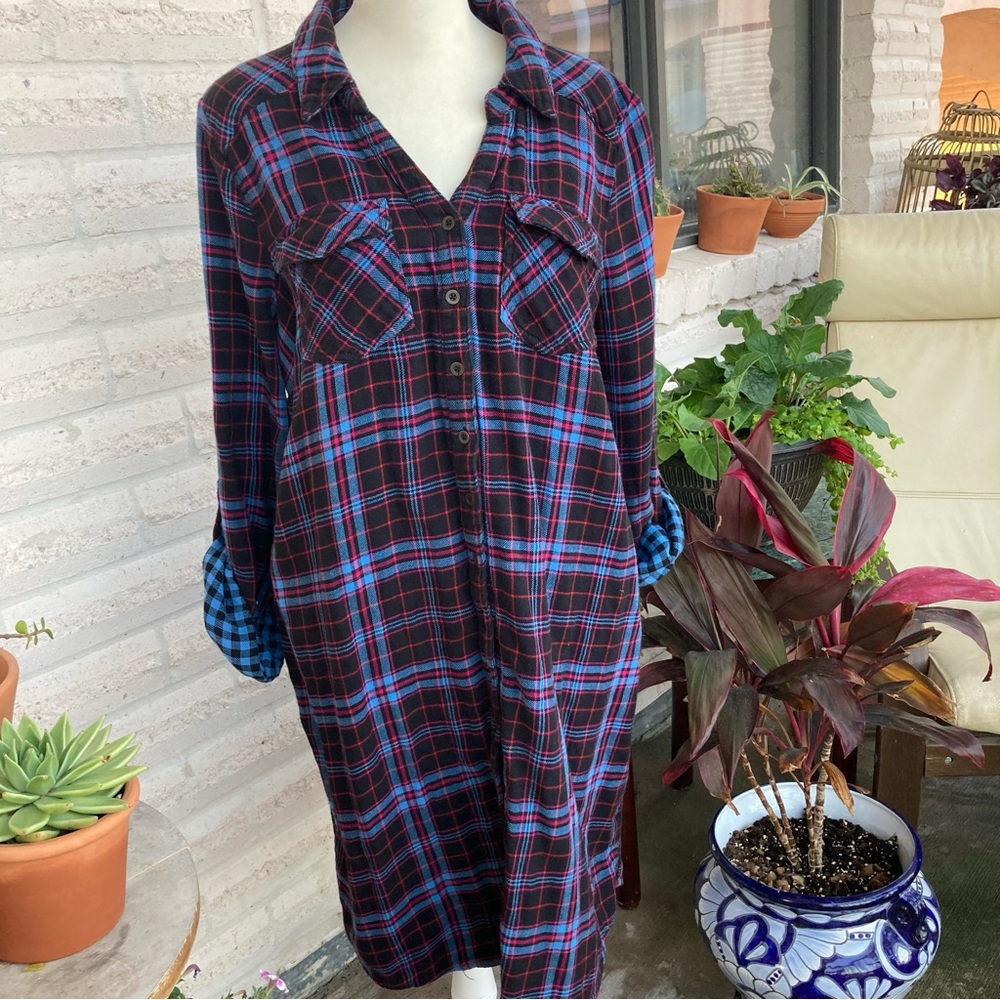Motherhood Maternity size L, flannel, Blue, Black w/Red, front button up, EUC